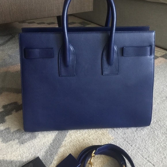 ❌SOLD❌ SAINT LAURENT CLASSIC SMALL SAC DE JOUR BAG - Picture 2 of 4