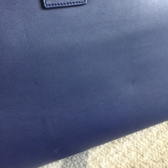 ❌SOLD❌ SAINT LAURENT CLASSIC SMALL SAC DE JOUR BAG - Picture 3 of 4