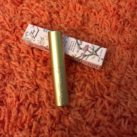 Too Faced La Creme Lip cream