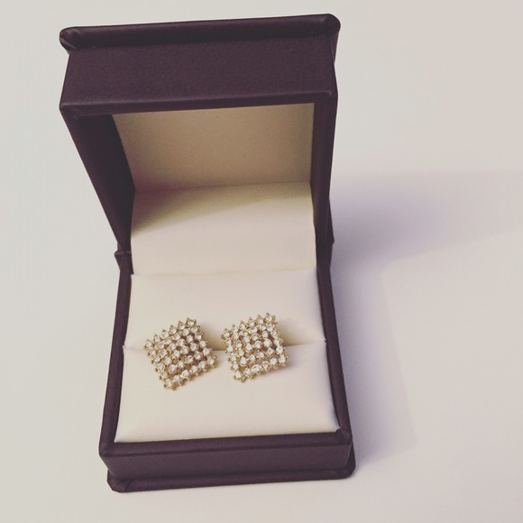 Gorgeous studs