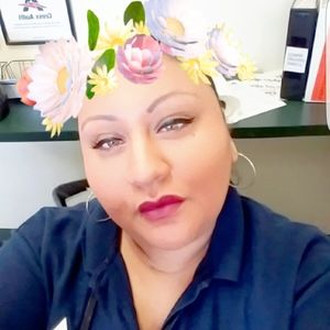 Meet your Posher, Crystal