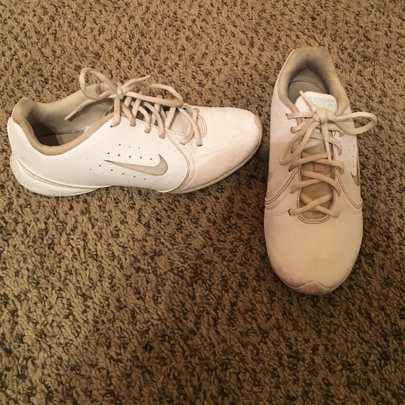Cheer shoes