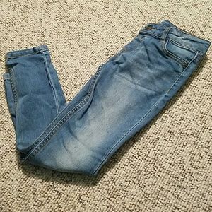 Light wash jeggings