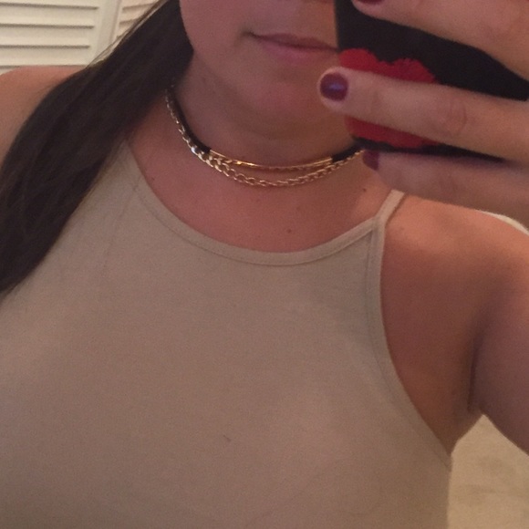 The TriBeCa Choker - Picture 2 of 3