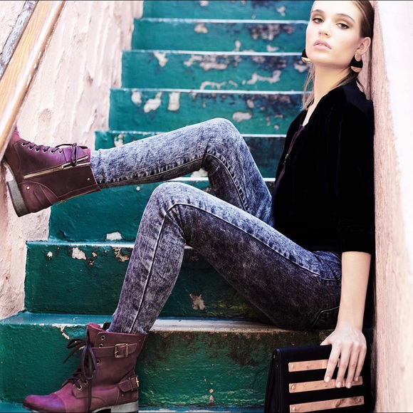 Grey acid wash skinny jeans