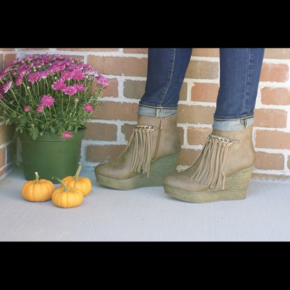 Sbicca Zepp fringe booties - LAST ONE! - Picture 2 of 3