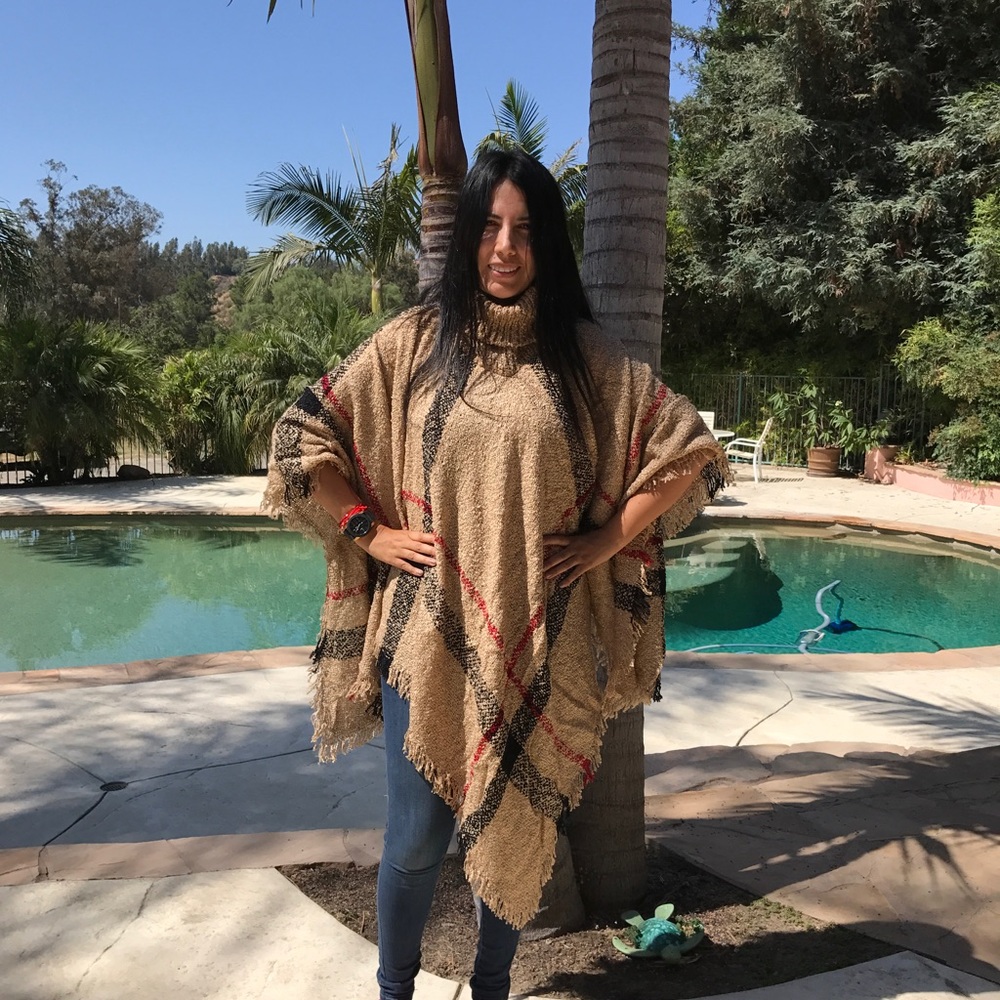 πHPπFringed Camel Turtleneck Poncho - Picture 5 of 7