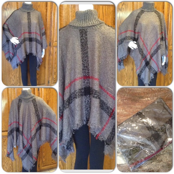 🎉HP🎉Fringed charcoal Gray Turtleneck Poncho - Picture 4 of 6
