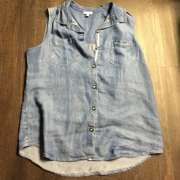 Splendid chambray button down