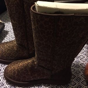 NWT Ugg classic cheetah print with sparkles