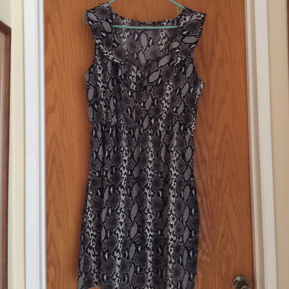 Sleeveless dress