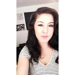 Meet your Posher, Selena