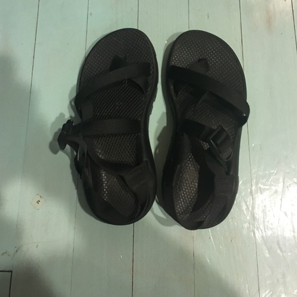 Black chacos