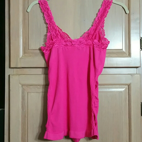 Tank Top (OSFM) NEW WITH TAGS. - Picture 2 of 3