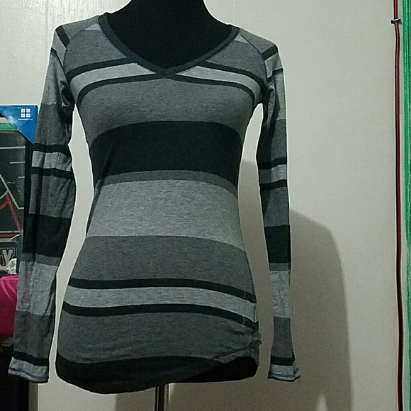 CALVIN KLEIN PERFORMANCE SHIRT SIZE SMALL - Picture 1 of 4