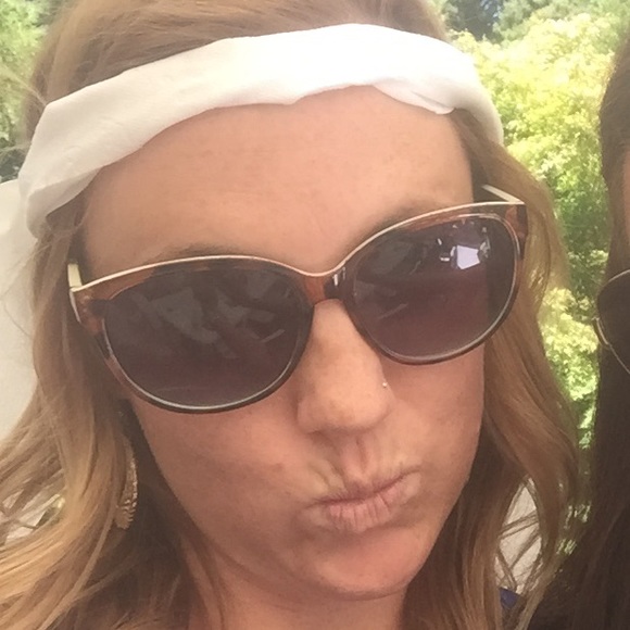 Meet your Posher, Julia - Picture 1 of 1