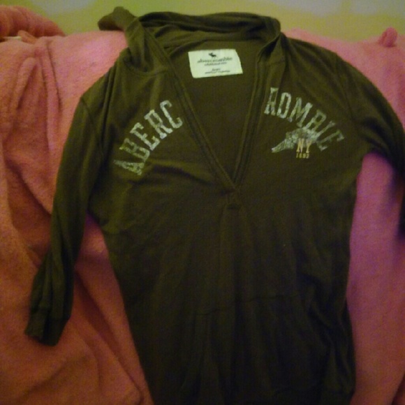 Abercrombie tee