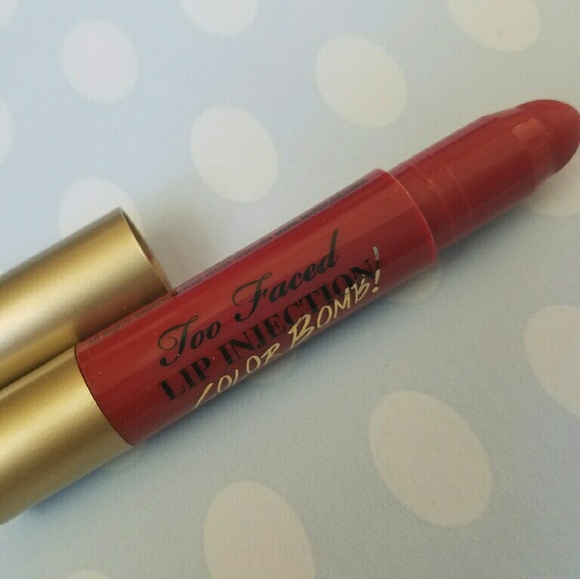 Too Faced Lip injection color bomb!