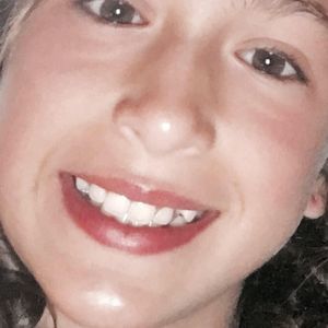 Meet your Posher, Nivia