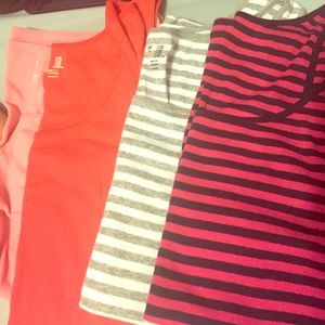 💕 4 ribbed tanks💕