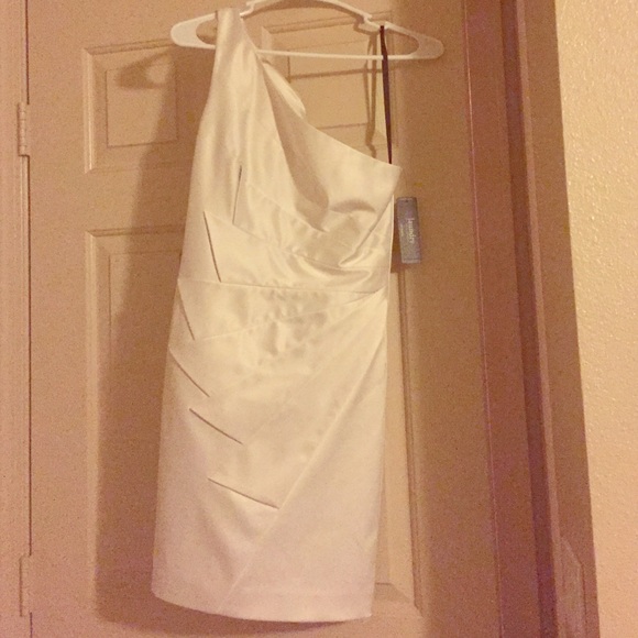 white laundry by shelli segals - Picture 1 of 2