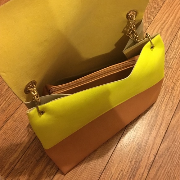 Purse - Picture 2 of 4