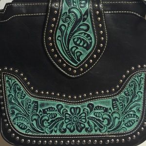 Montana West Conceal and Carry Gun Cross body. NWT