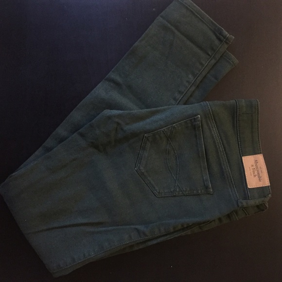 A&F skinny jeans in forest green
