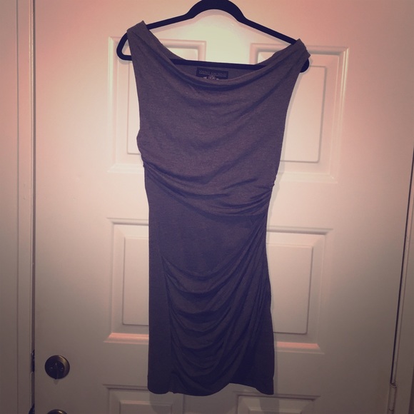 Young machine cal neck rouge waist racer back