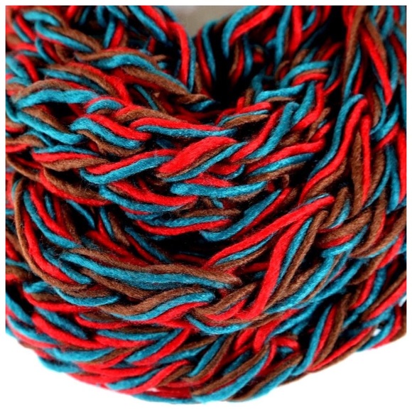 Chunky Infinity Scarf - Picture 2 of 4