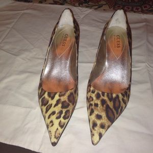Cheetah print guess pointed heels ❤️