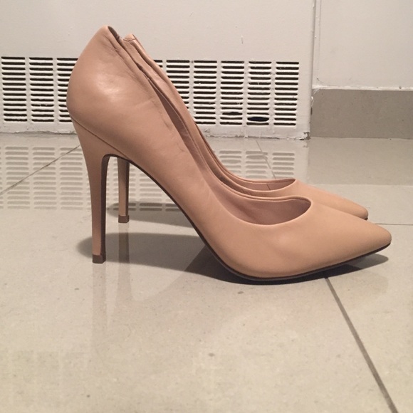 Charles by Charles David pumps 7.5