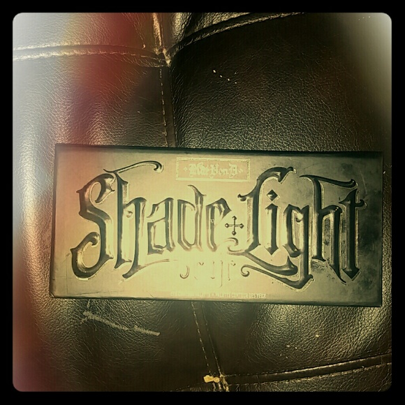 Shade light eye contour palette