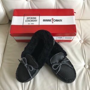 BRAND NEW Minnetonka x OC Leather Sheepskin Flats