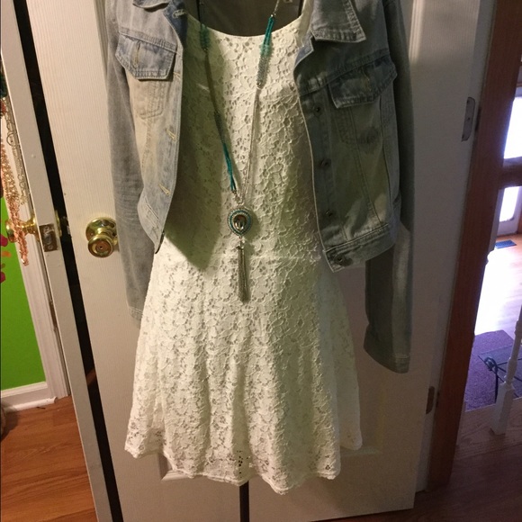Off white dress - Picture 3 of 3