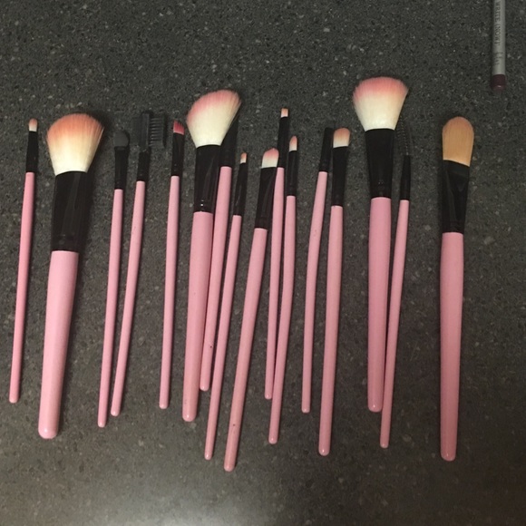 Bundle of brushes. Pink with pink tipped bristles - Picture 1 of 1