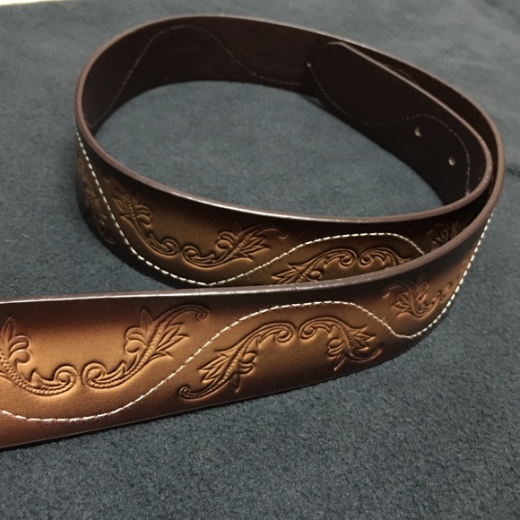 M/L BNWT BELT - Picture 3 of 3