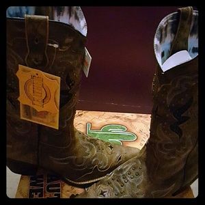 Women cowgirl boots