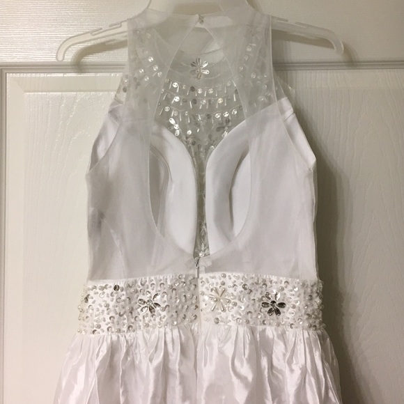 White homecoming/prom dress!! With jewels! - Picture 3 of 4