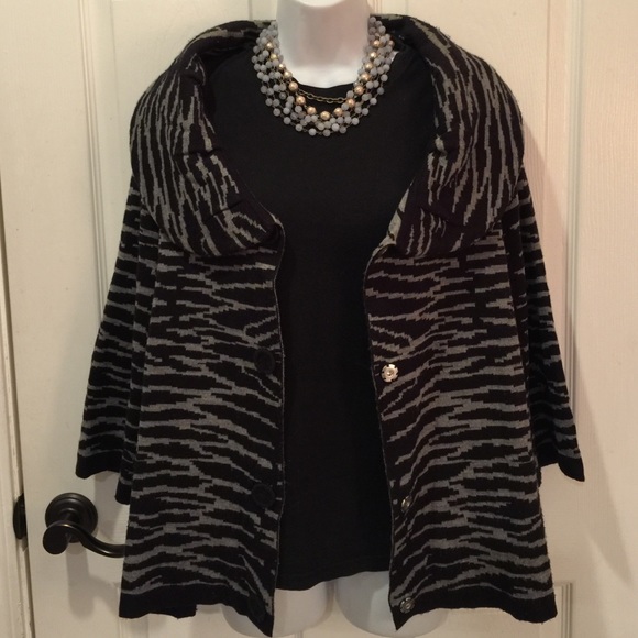 New Directions SZ 2X Black & Gray Sweater Acrylic