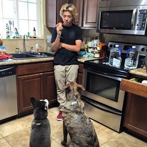 Meet your Posher, Elijah