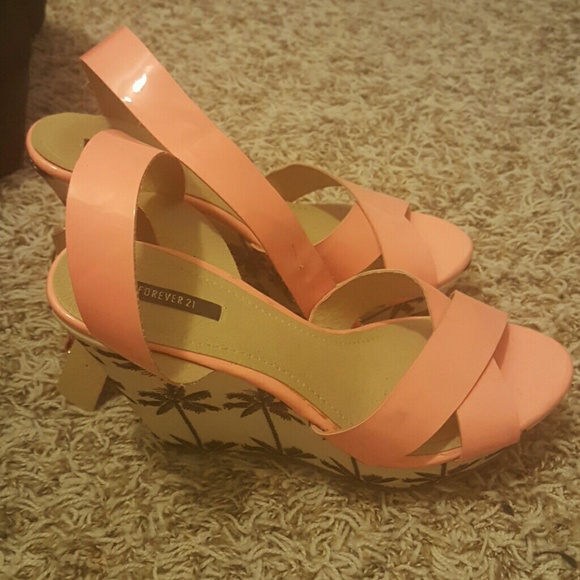 Forever 21 coral wedges - Picture 1 of 4