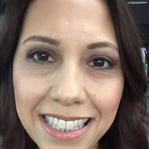 Meet your Posher, Carla