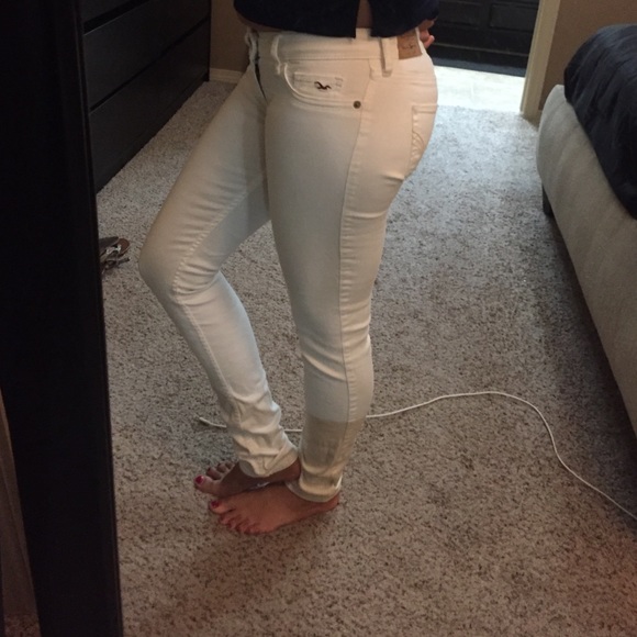 White HOLLISTER skinny jeans. - Picture 2 of 4