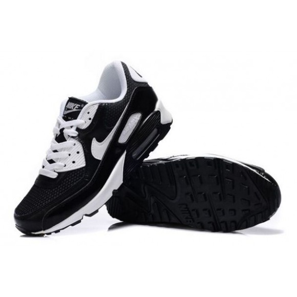Black and white nike air max 90 for women