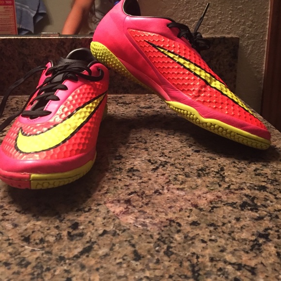 Nike Shoes - 7.5 women's futsal soccer shoes
