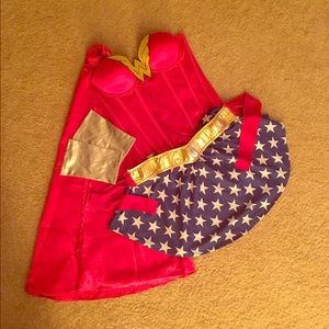 WONDER WOMAN HALLOWEEN COSTUME