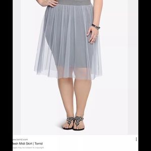 Mesh grey mid skirt only worn once.