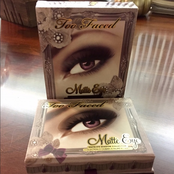 SOLD Too Faced Natural Eye Palette ๐จ - Picture 2 of 3