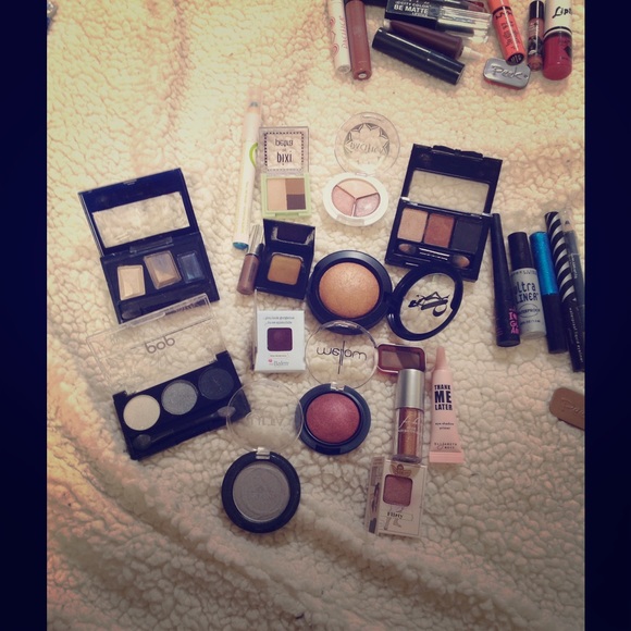 Makeup bundle